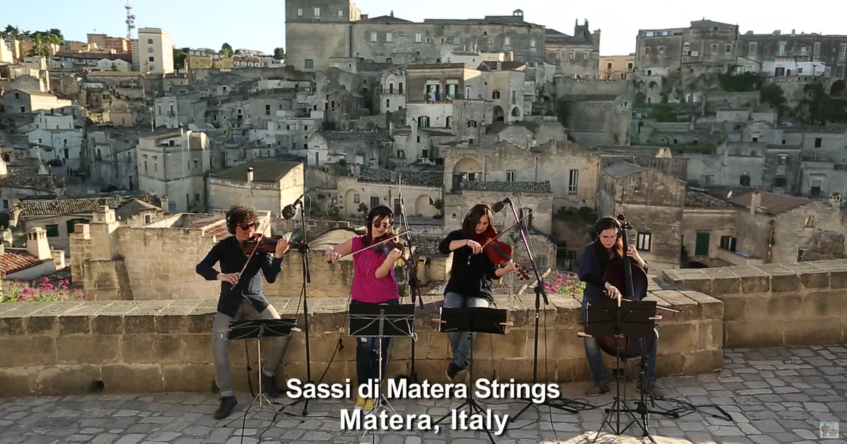 DonatoMola's tweet photo. #PlayingForChange suonato e girato anche nei Sassi di Matera. E guardate chi canta! https://t.co/CiU9FPmDfT http://t.co/p7XlWCjpoy