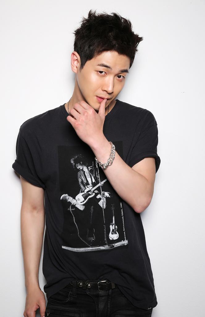 actor0110's tweet photo. 다시 시작~^^ http://t.co/7CTiFiyxe3