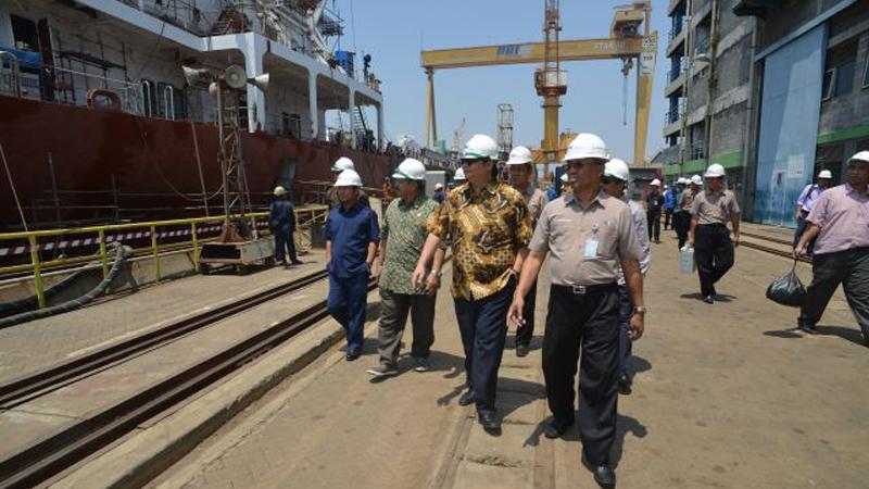 Pemudik di Tanjung Mas Semarang Diperkirakan 90.717 dlvr.it/BR6xmS