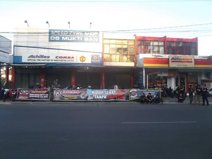 Kombo_Kuningan's tweet photo. Nuhun all club/community/independent, n BNN kab.Kuningan yg udh bantu di acara bagi bagi tajil
#bunderan_cijoho http://t.co/Z5G3rM4sAJ