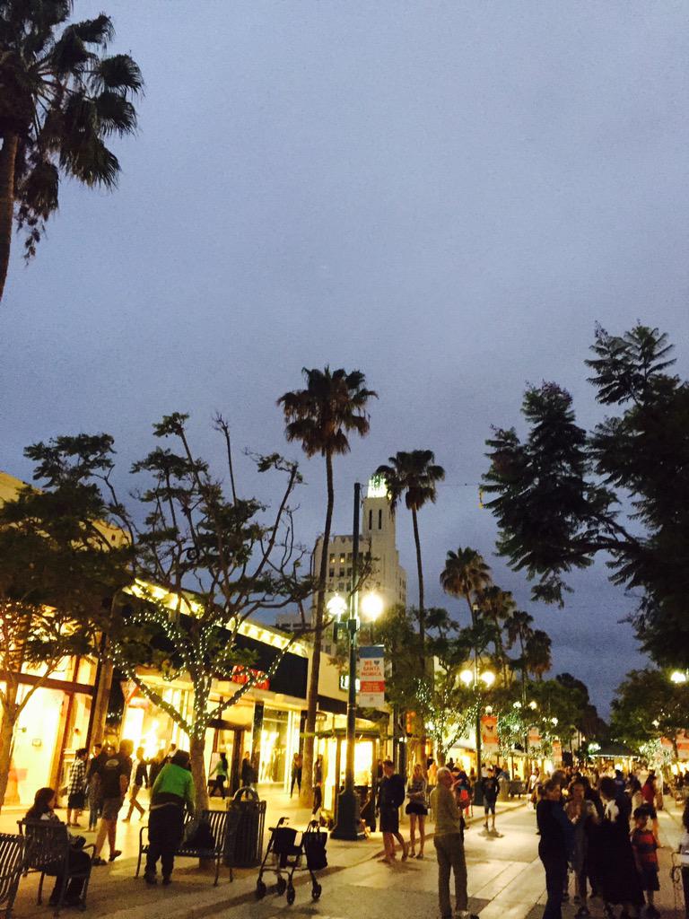 FashionKukie's tweet photo. #beautiful #SantaMonica #promenade #calinightlife #summernights http://t.co/JEuG6dZ7F1