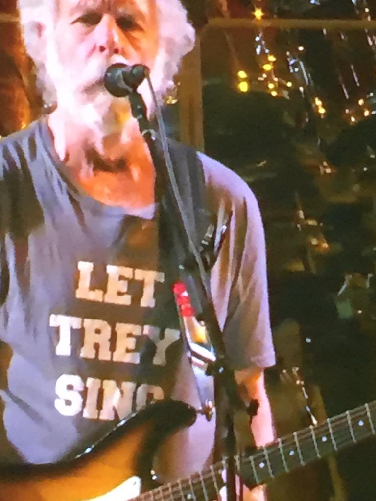 bizarchive's tweet photo. Bobby got the message #TouchOfTrey #gd50 http://t.co/c2wkEwGPrn