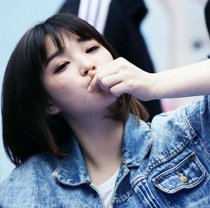 grenadxne's tweet photo. @Ardxnielle im gonna work now, see ya tonight, ahjussi ! love ya~ http://t.co/8M57PLpnuO