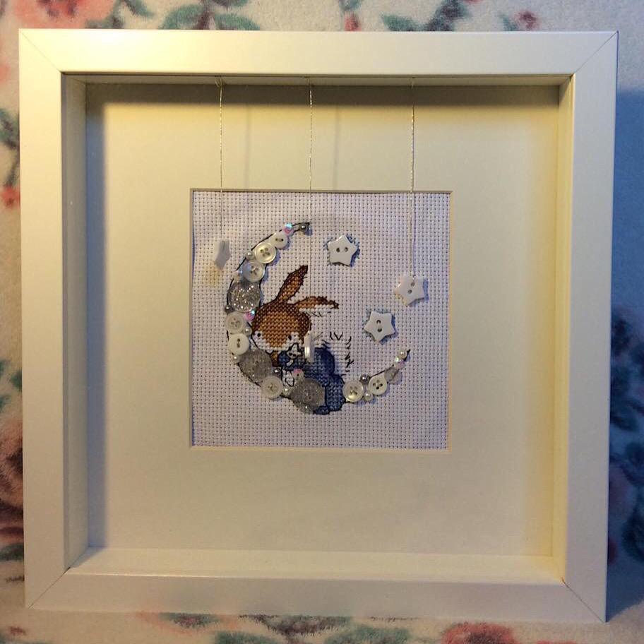 violetflowerke1's tweet image. Cross stitch/button art #buttoncraft #homemade #crossstitch #keepsake
