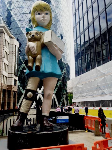 BIBAbroker's tweet photo. #SculptureInTheCity returns to London's EC3 again - including this by Damien Hirst  http://t.co/15idIxGH4P http://t.co/mnakA9dDV1