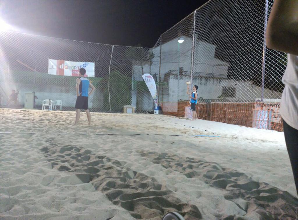 Pareja representante del club en el regional de voley-playa en la Sub-21.

Grata experiencia.