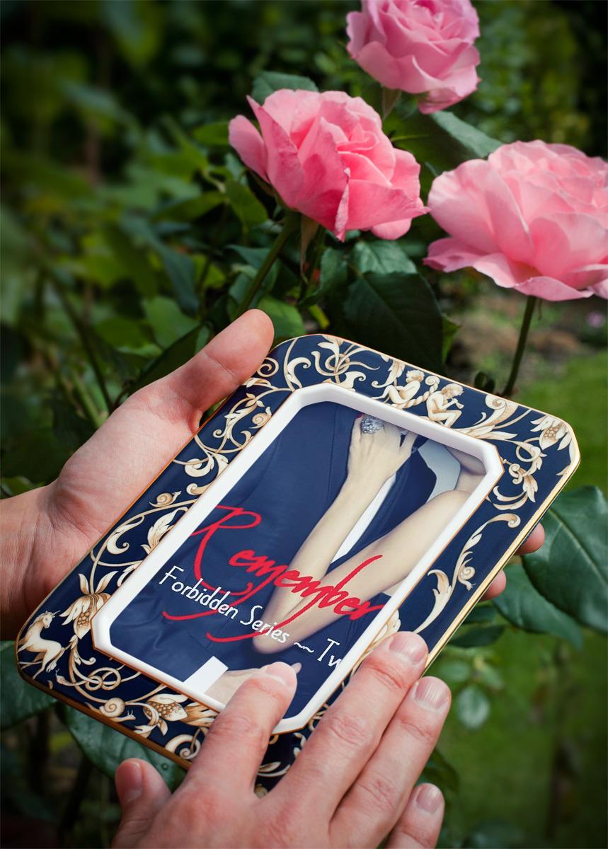 Pizzazz_Books tweet picture