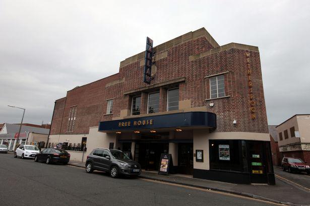ChronicleLive's tweet photo. Blyth pub the Wallaw is a thing of beauty as it scoops CAMRA design award http://t.co/C0Y52sDt2z #NorthEast http://t.co/Tuxfg95WPg