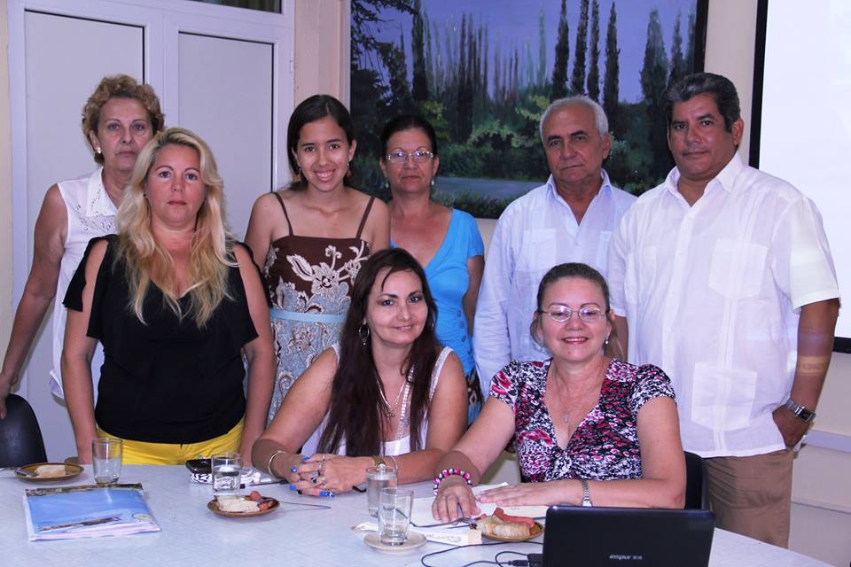 OibsCuba's tweet photo. Directivos y profesores de la Universidad de Ciencias Pedagógicas,Holguín“José de la Luz Caballero” y de la OIBS Cuba http://t.co/dOlbQzp8QS