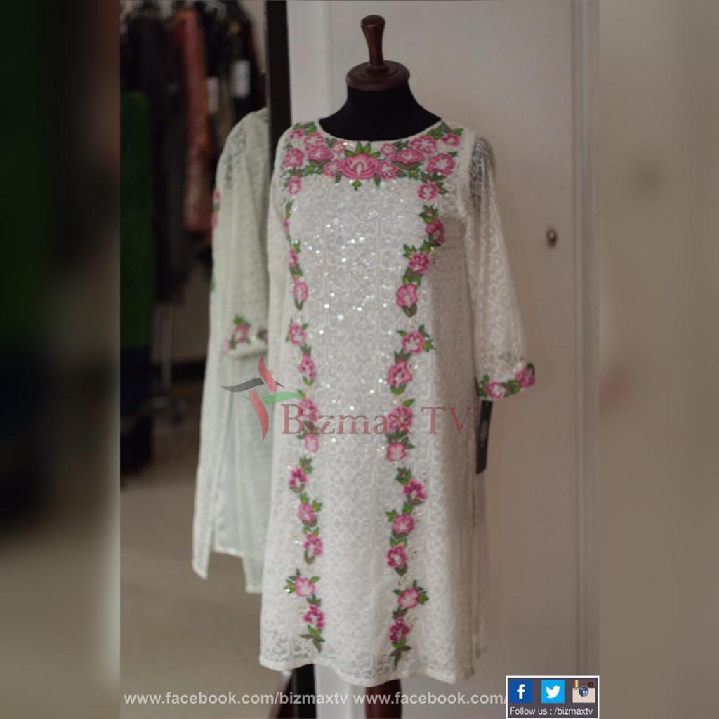 SyedMudabbirRiz's tweet photo. @AamnaAqeel exhibition #HouseOfAamnaAqeel http://t.co/w9grPgM1XJ