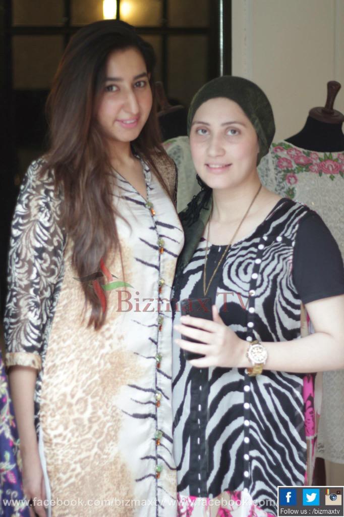 SyedMudabbirRiz's tweet photo. @AamnaAqeel exhibition #HouseOfAamnaAqeel http://t.co/w9grPgM1XJ