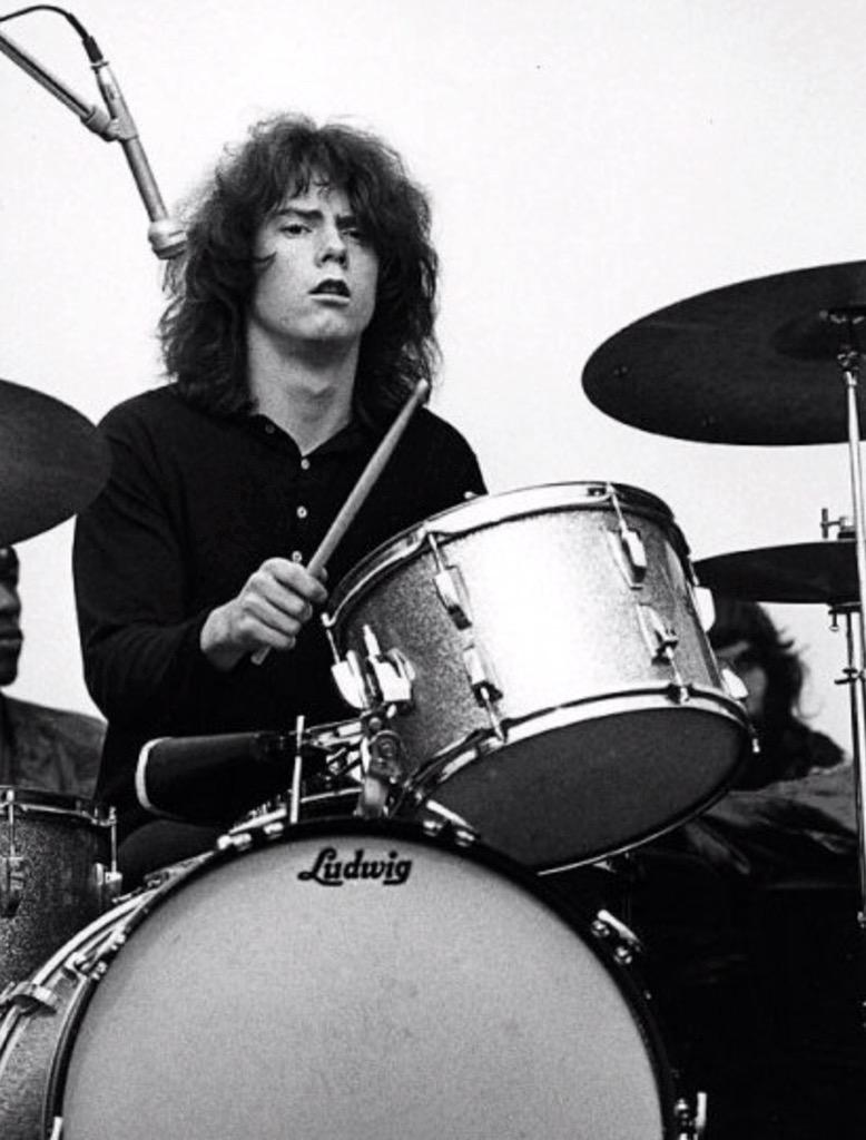 07/06/1949 Happy Birthday, Michael Shrieve, drummer of Santana,
                   then solo 