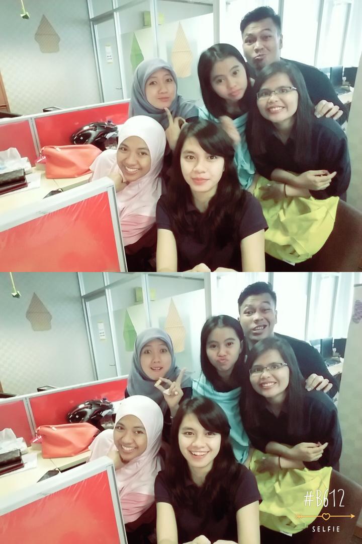 vanela_latte's tweet photo. @gojekindonesia selfie with team corporate underwriting #kaosgojekdong mauu dong kaosnya..hehehe http://t.co/MIKet4JAjY
