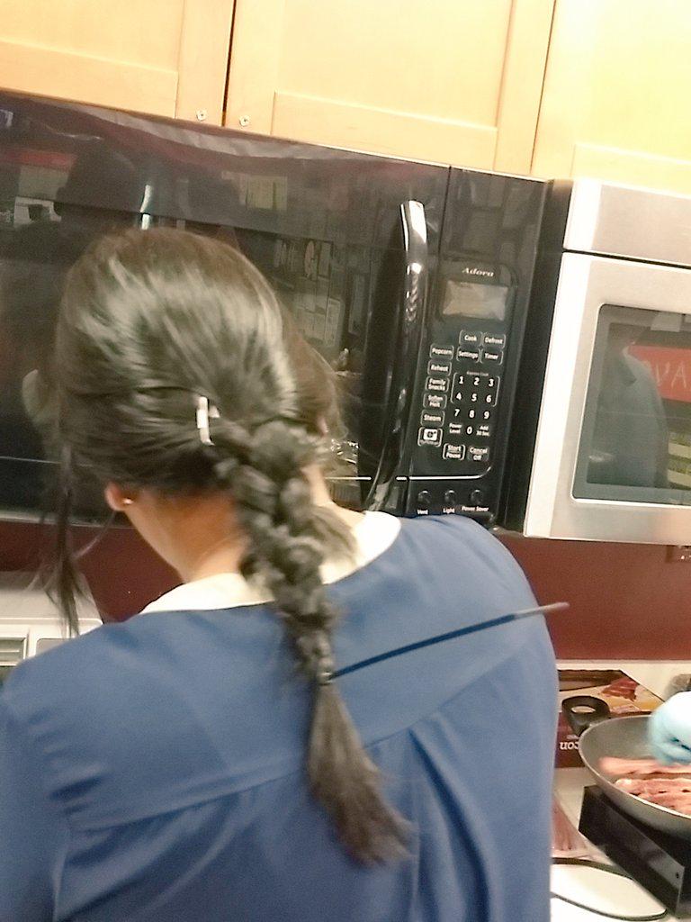 haytiengrl75's tweet photo. If you forget your scrunchies and work @THD you can use a backup method....zip tie and paperclip!!!! http://t.co/s5BLpN5rsZ