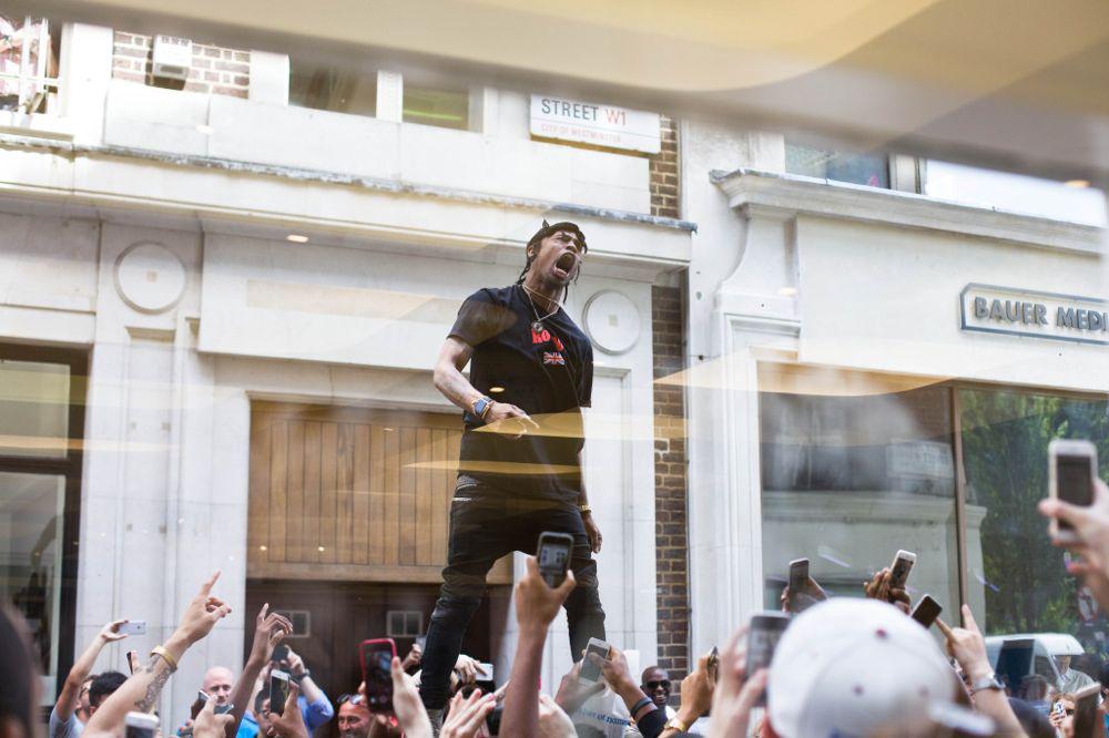 <a href="/trvisXX/">TRAVIS SCOTT</a> Rodeo x <a href="/anumberofnames/">a number of names*</a> Release was a roadblock | #FreshHabits bit.ly/1UrDOLh