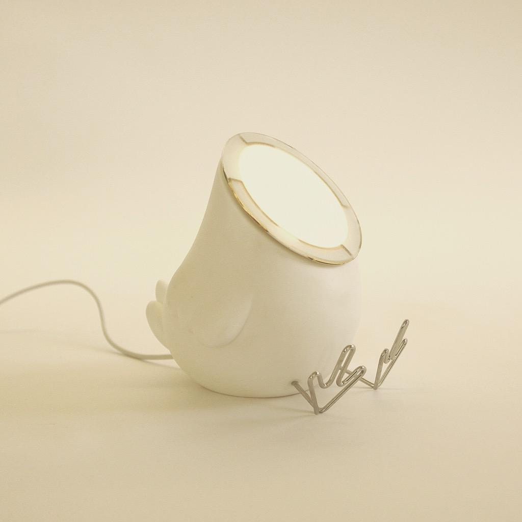 blackbody_oled's tweet photo. BEST BEFORE | OLED Lamp | USB Connection | Release October 2015

#Design #BlackbodyOLED #Artoys #Lamp #Artoyz http://t.co/BCm5Z1thwW