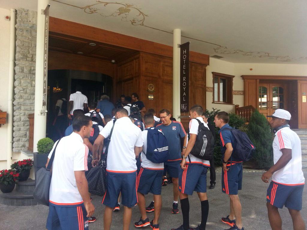 OL's tweet photo. Arrivée à @cransmontana !! #teamOL http://t.co/jOzQ5Wgrik