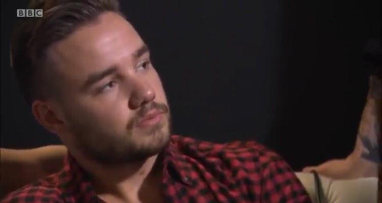 ProudOfThemAll's tweet photo. THE WHOLE FANDOM :
#SqueakyCleanDreamtoNumberOne http://t.co/MROssQ7iAE