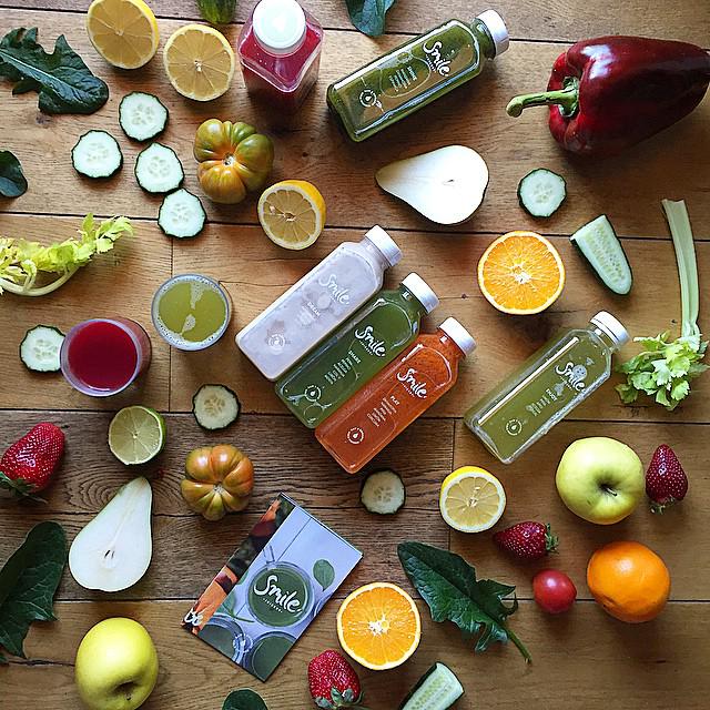 SmileJuicery's tweet photo. Todos nuestros #zumos están elaborados con #frutas y #verduras 100% naturales y ecológicas. #detox #raw #coldpressed http://t.co/pJd30zAFfW