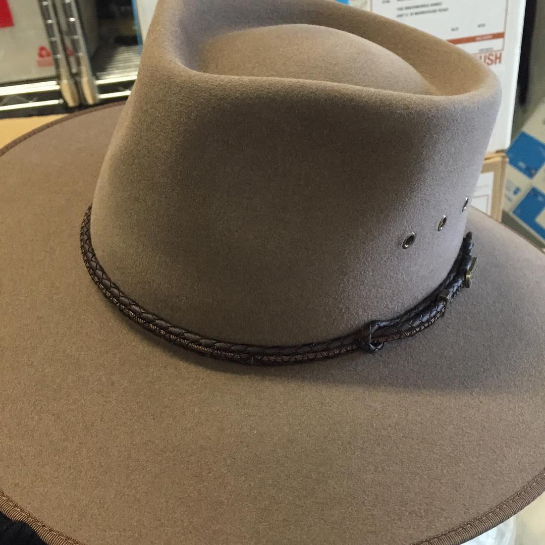 Australian_Gear's tweet photo. Have you seen the new #Akubra #Cattleman colour?  Get a glimpse here!Available to order now xo http://t.co/Fd6Dl1DqZT