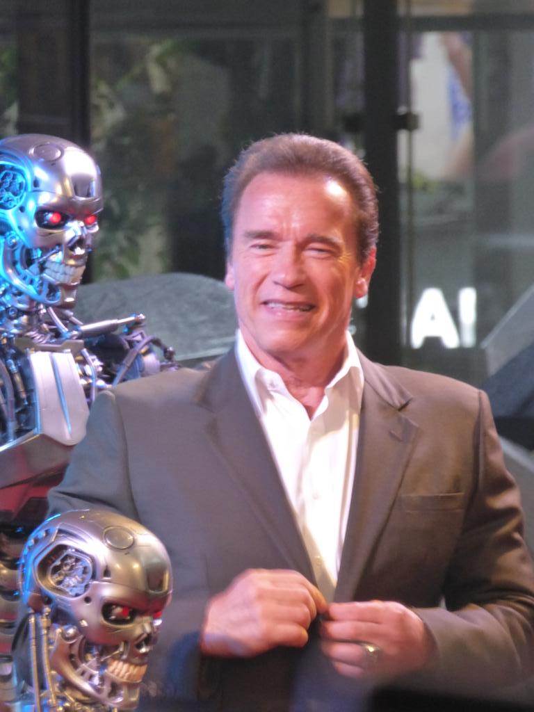 ダダンダンダダン！×2 シュワルツェネッガーが六本木に降臨！！ ターミネーター来日 (4ページ目) Togetter