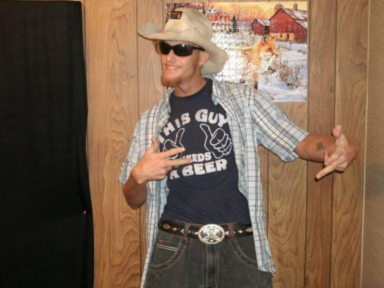 HuffPostUK's tweet image. Man killed by 11ft alligator seconds after leaping into water screaming 'f**k that alligator' huff.to/1M6Fwfy