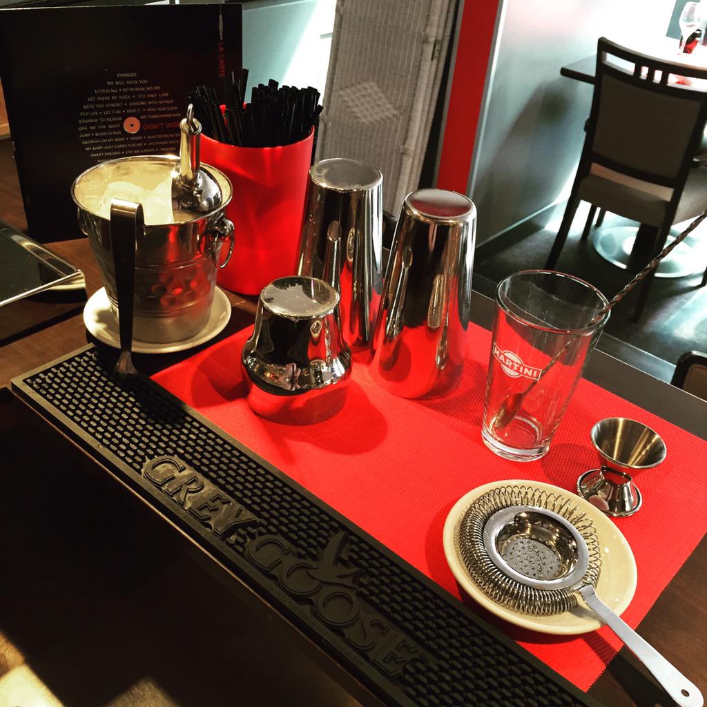 BWSaintQuentin's tweet photo. Envie de vous rafraîchir ? Venez profiter d'un #cocktail sur notre #terrasse. #liveandlife #saintquentinenyvelines http://t.co/fnMRKLUoHZ