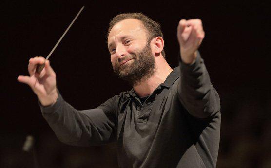 Meet Kirill #Petrenko! Visit our special page with free concert recordings and interviews at digitalconcerthall.com/concerts/condu…