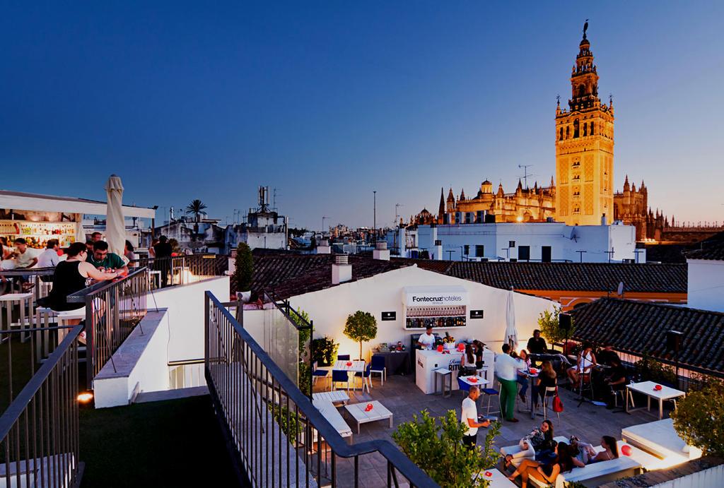 visitseville's tweet photo. This summer #Seville offers unique experiences in unforgettable places http://t.co/f9q5MuoOJy (Photo @T_Fontecruz) http://t.co/f0mWC8OXLv