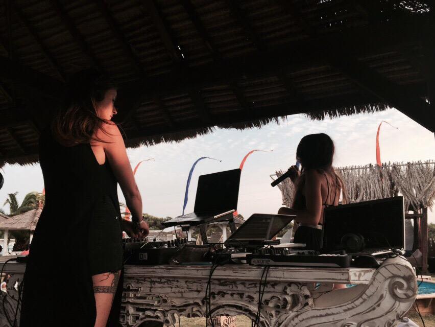 amity_music's tweet photo. Gracias Explora!! #Exploratarifa #live #music #housemusic #Amity #summer #tarifa #dj #vocal @OdilleLima @fionabunch http://t.co/opL0IY1qfa