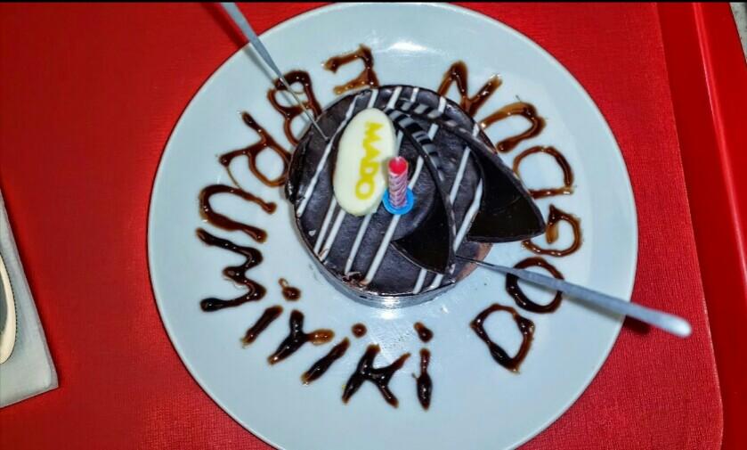 Her ülkenin kendi ihtiyacını karşılayacak kadar salağı vardır :) elde böyle salaklar bizde benim gibi salaklar :)