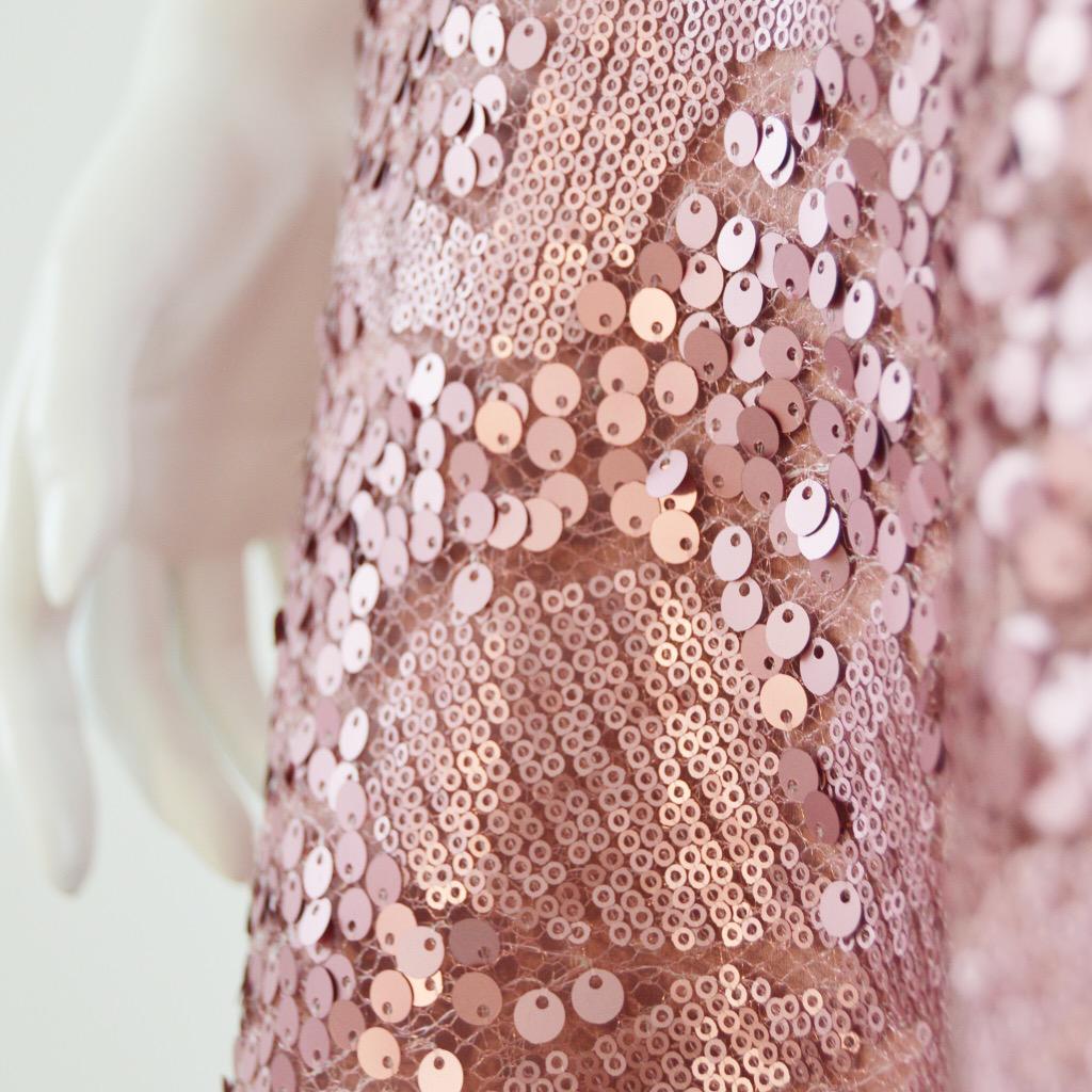 Borja_Varela's tweet photo. Detalles #BVstudio.Tejido d lentejuelas y paillets en rosa mate
#BodaDeAltoCopete
#atelier #Ferrol #boda #invitada http://t.co/pB3hGw3Vd2