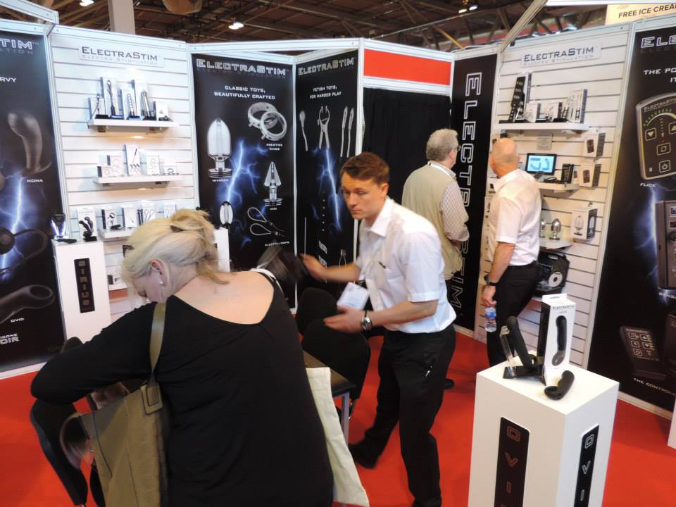 ElectraStim's tweet photo. The #DashingDave doing his best Broadway impression at @ETOMagazine Show 2015 #lol http://t.co/P9OfxNALCr
