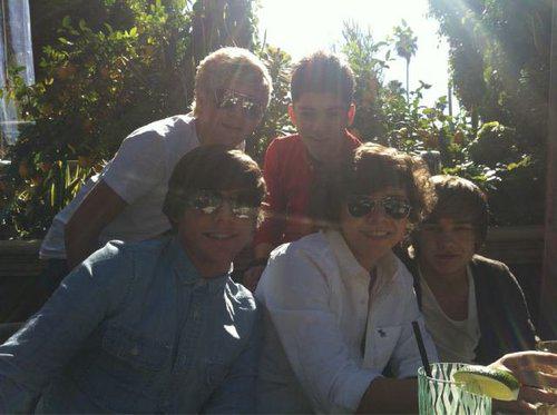 fetus direction pics (@fivefetuslads) on Twitter photo 