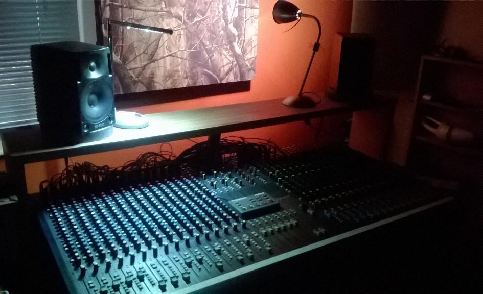 Hunterstudiouk's tweet photo. Silly summer specials and daytime discount deals on Rehearsing and Recording..best room and service around! http://t.co/wuCOuHzQ7l