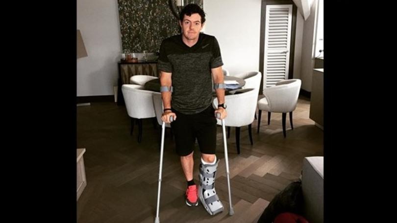 tutticonvocati's tweet photo. Il golfista Rory #McIllroy si rompe il legamento della caviglia giocando a calcio con amici, British Open a rischio. http://t.co/FL3oxRRe6v