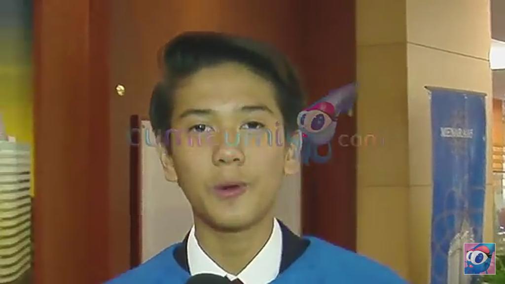 ifhasoniq's tweet photo. “@handsome_CJR: @Iqbaale dapet penghargaan sebagai siswa berprestasi di sekolahnya http://t.co/LxyfGjVAcv”