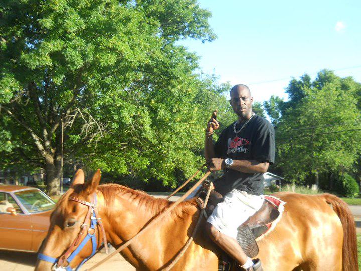 NoMagRyan's tweet image. Here's DMX on a horse