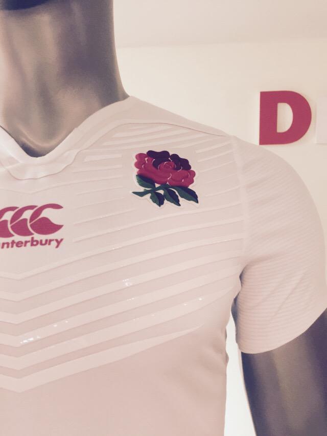 RugbyEng's tweet photo. Here is a close up of the 3D Red Rose on the. Ew @canterburyNZ shirts. #rugbyunited http://t.co/lrKJ85xBfY