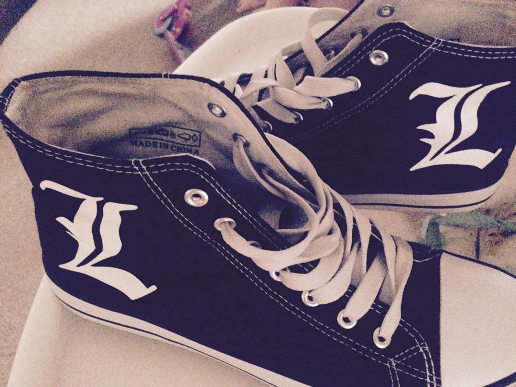 HanHanAllen's tweet image. Gotta love my L high tops inlove with deathnote ❤️