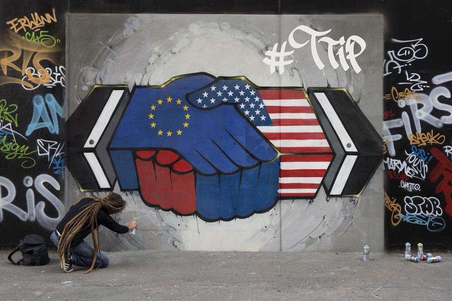 EU-Abgeordnete debattieren morgen über #TTIP. Unser Dossier zum Thema: bit.ly/1NJfY8x #EPonTTIP #EPlenum