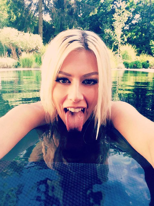 👅👅👅 http://t.co/dskLzyAs3K<a href="/tag/bitchesknow"class="tags"><span>#bitchesknow</span></a>