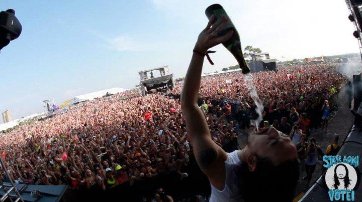 weareleg3nd's tweet photo. Show Your Support & Vote For @steveaoki #djmagtop100 #VoteAoki : http://t.co/h5uJlGHcmN http://t.co/7diekEAX9r