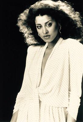 Happy Birthday to the songstress Phyllis Hyman! Such a presence...You my dear were certainly gone too soon! 