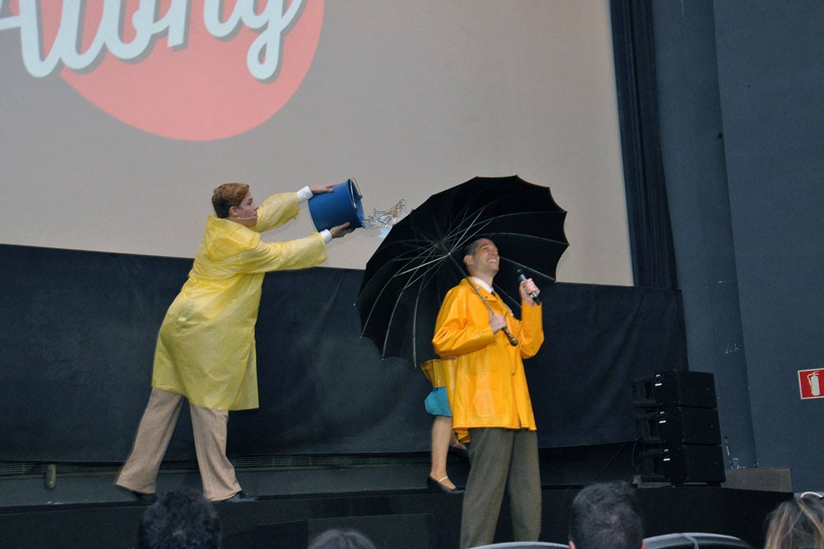 Si te quedas este verano en #Madrid no sufras con este calor y vente a <a href="/singalong_es/">Sing-Along</a> alwaysmagazine.com/2015/07/06/sin…