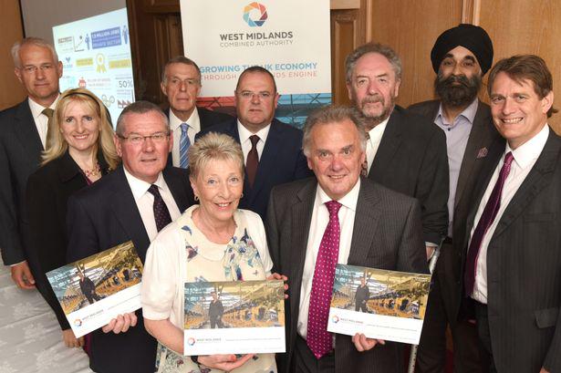 .<a href="/TheSimonGilbert/">Simon Gilbert</a> asks why won't anyone talk about metro mayors? #WestMidsCombinedAuthority
bit.ly/1gjIgMy