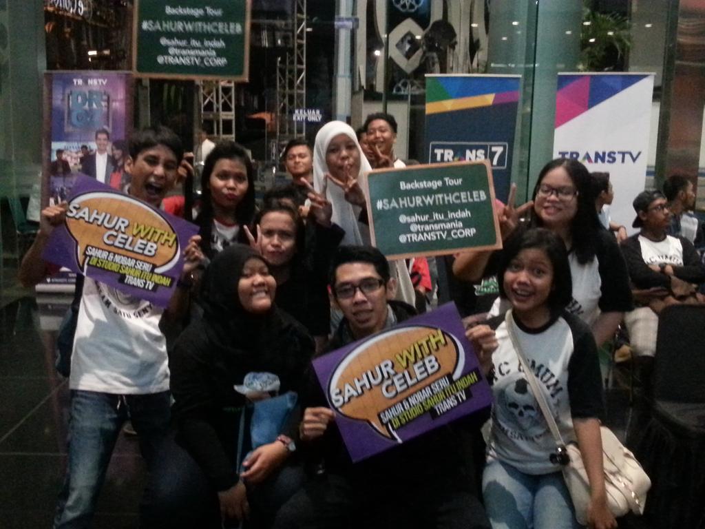 Dari banjarmasin brangkat sendiri utk sahur dgn sang idola <a href="/WCIndonesia/">willy chandra</a> 
<a href="/sahur_itu_indah/">Sahur Itu Indah</a> <a href="/TRANSTV_CORP/">TRANS TV</a> <a href="/transmania/">transmania</a>