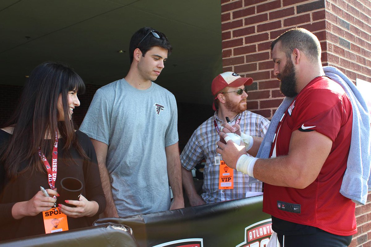 AtlantaFalcons's tweet photo. 2 weeks left to enter for your chance to win a VIP Training Camp experience! http://t.co/Gv5zQ3bryX #ScoreWithEquifax http://t.co/gLfyT7K749
