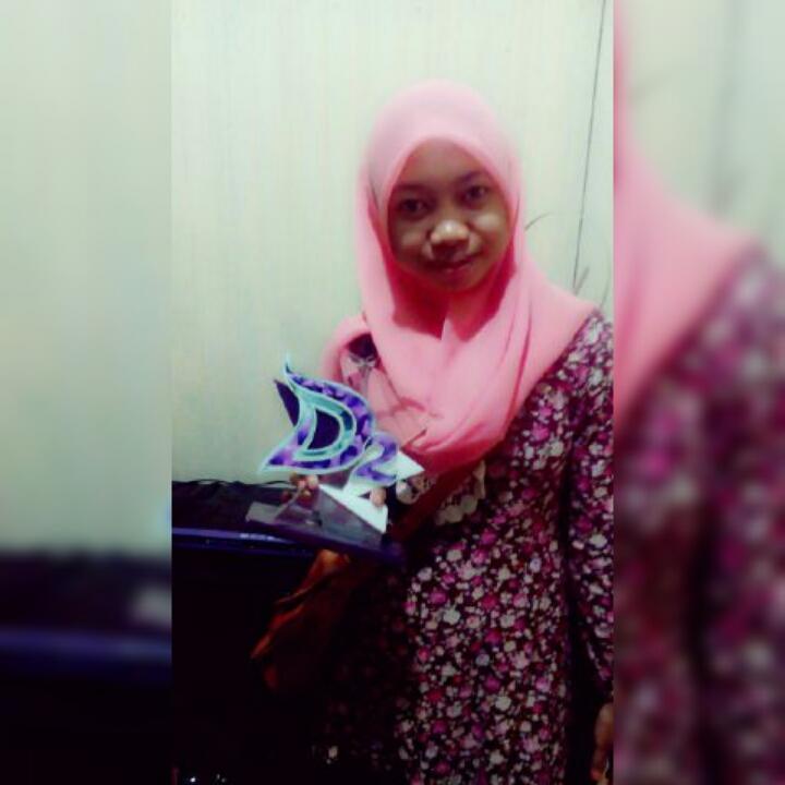 Minjam pialanya ading rita.. hehe