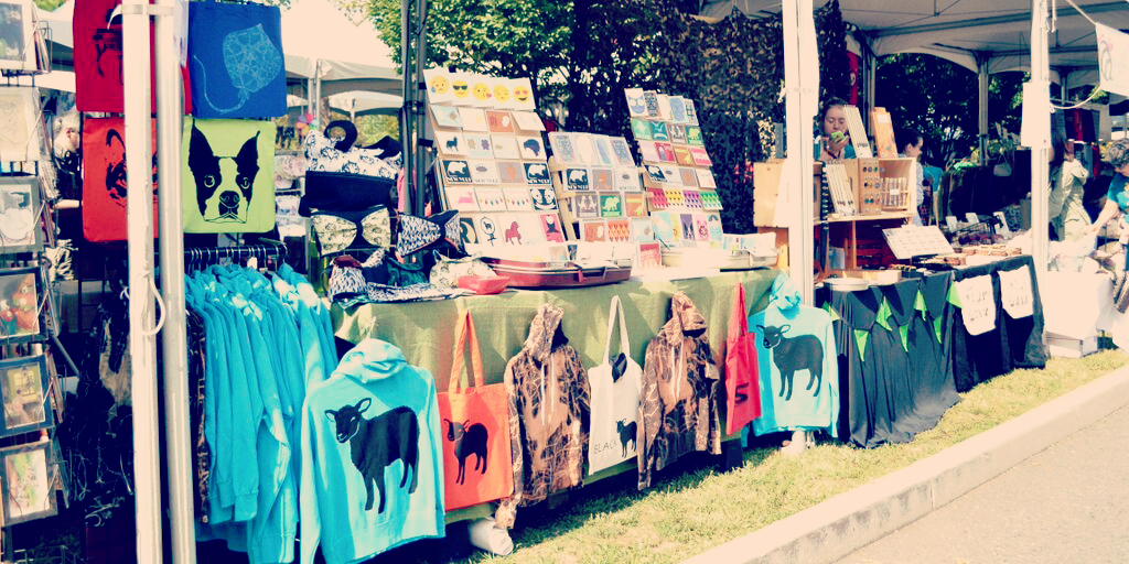 bust_magazine's tweet photo. #Crafters get in front of 85,000 #makerlovers at #BUSTCraftacular @makerfaire #NYC #DIY http://t.co/sUntPglLbr http://t.co/3i1gwEQoox